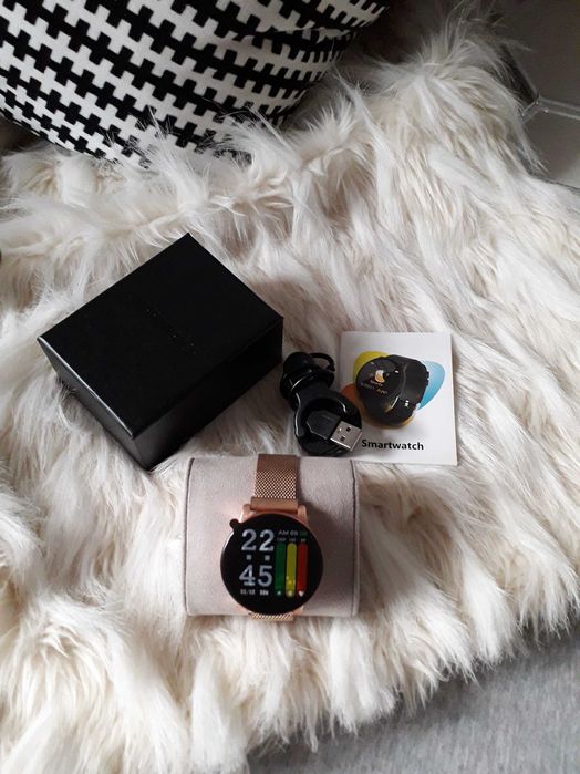 Smart Watch Rose Gold Elegant NOVO《Oriflame》