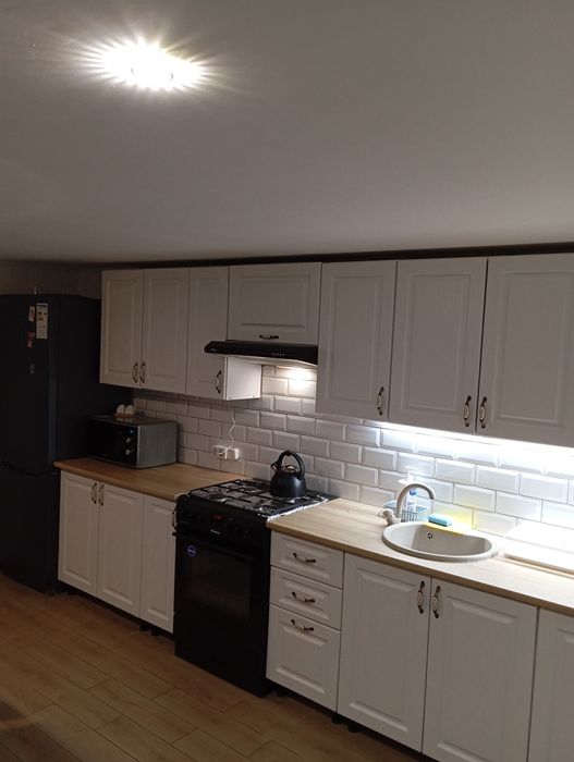 Відпочинок в Карпатах. Котедж поблизу Буковеля. Будинок в горах.