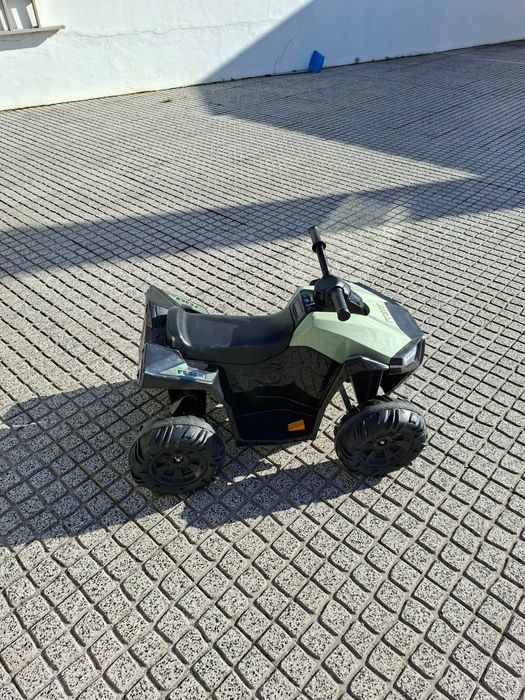 Moto 4 para criança