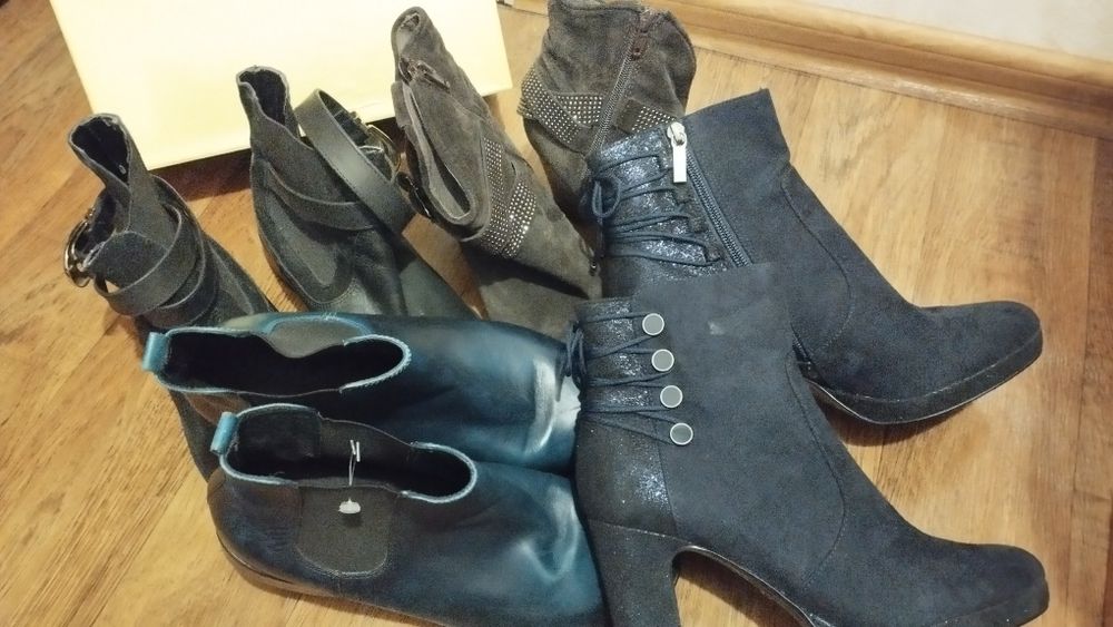 Жіночі ботинки лот