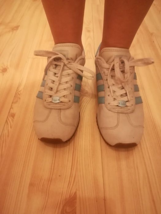 Sprzedam Obuwie Sportowe Firmy Adidas