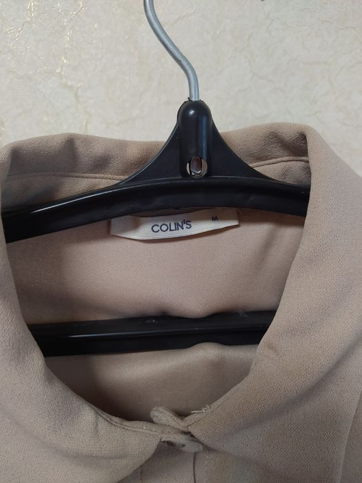 Платье бежевое Colin's