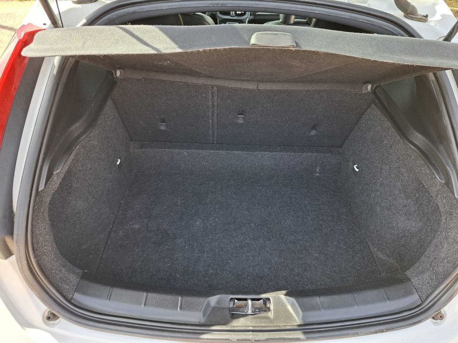 Volvo V40 R-Design 2016 – Full Extras - 117.279 km