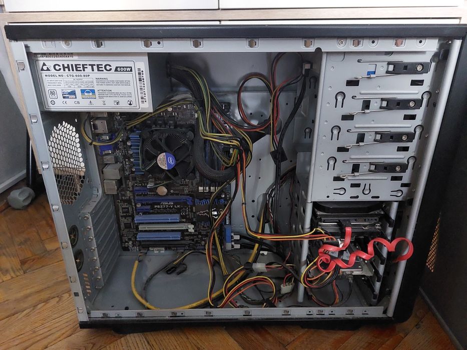 Корпус ПК Chieftec CH-09B-B Smart + блок живлення 600Вт