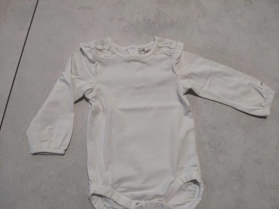Piękne białe body niemowlęce roz.74 z Newbie