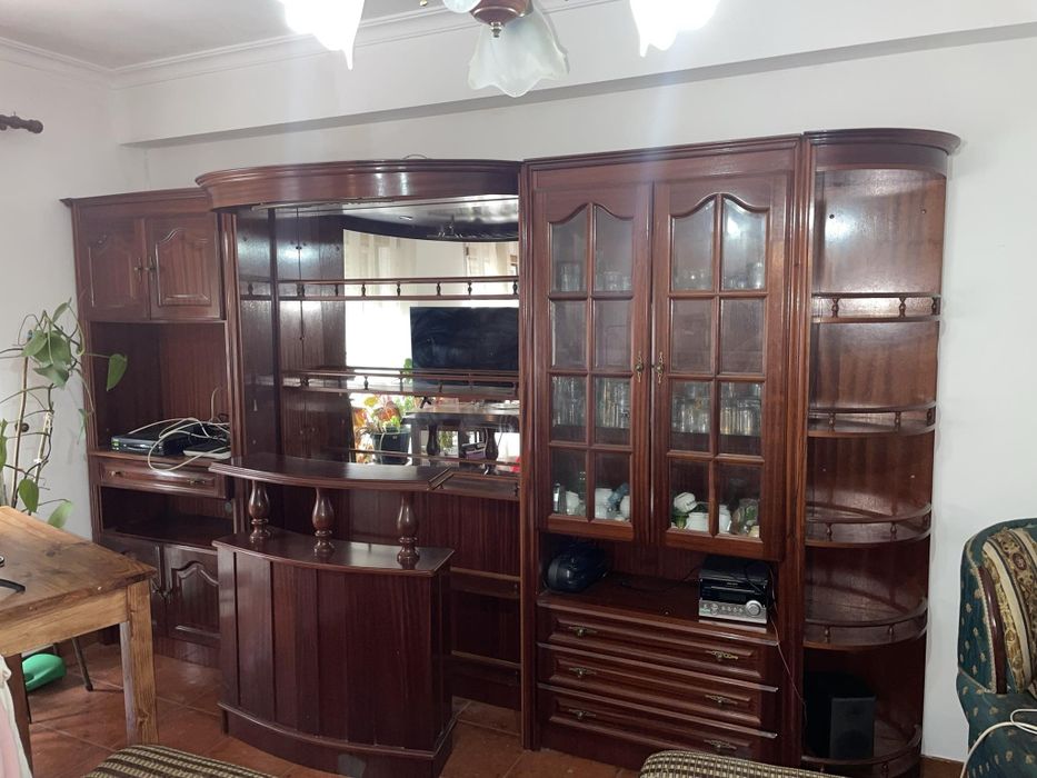 Móvel com bar antigo