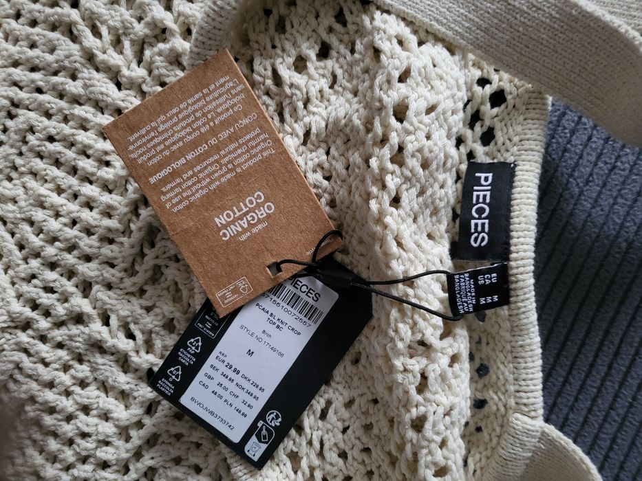 Top na ramiączkach szydełkowy