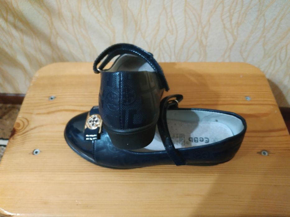 Туфли на девочку 34 размер