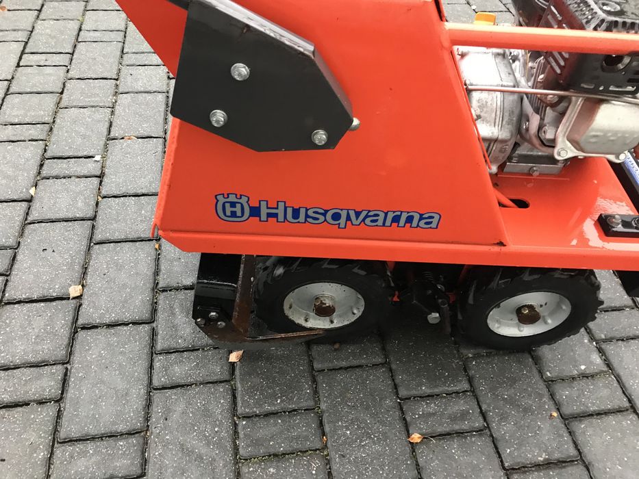 Przecinarka darni Husvarna SC 18