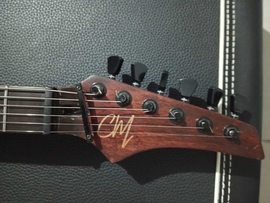 Guitarra Stratocaster CM