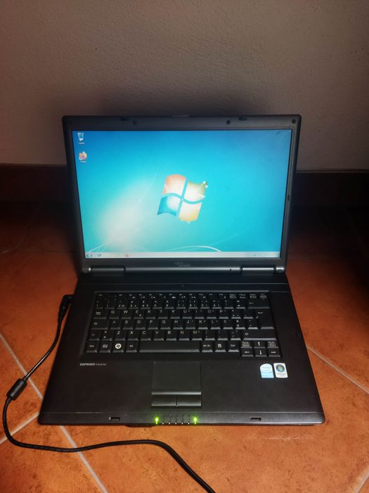 Good condition portable PC laptop with Windows+charger+bag64553067650690120