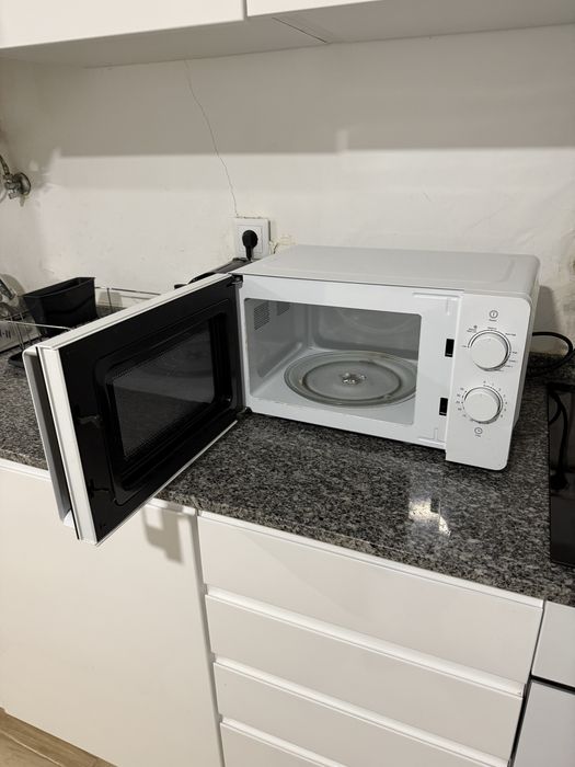 Micro-ondas KUNFT KMW-4459 (20 L - Sem Grill - Branco)