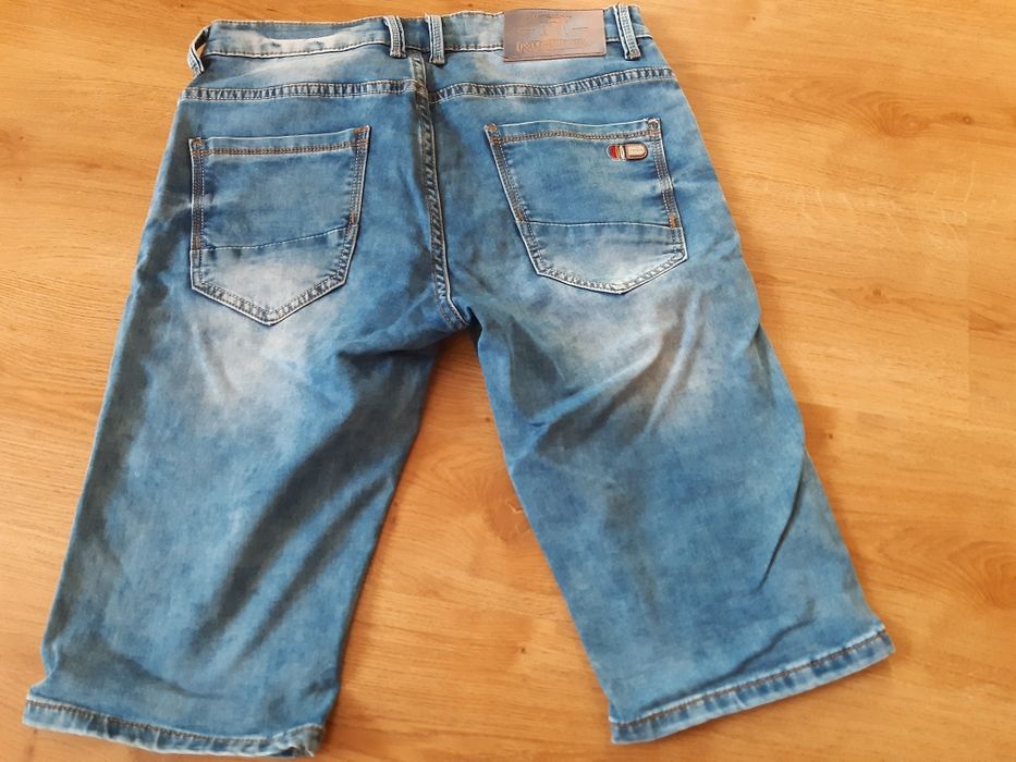 Spodenki dżinsowe krótkie roz 30 stan idealny