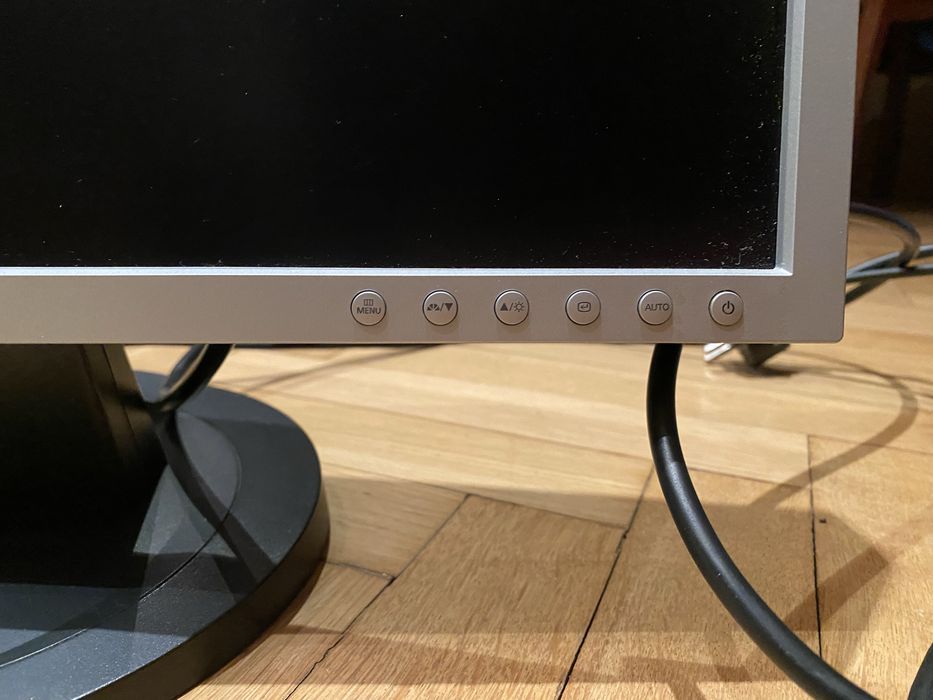 Monitor samsung syncmaster 920nw