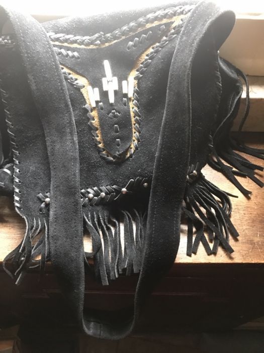 Mala em pele camurça