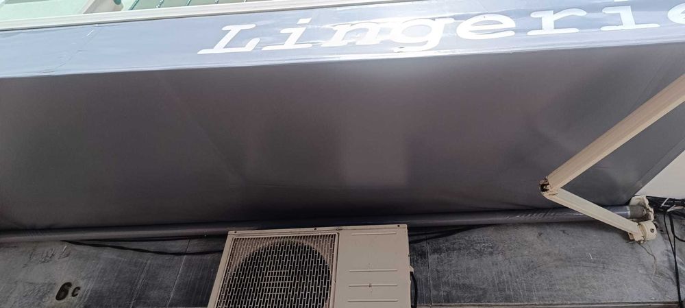 Toldos quase novos com estrutura completa – Amadora