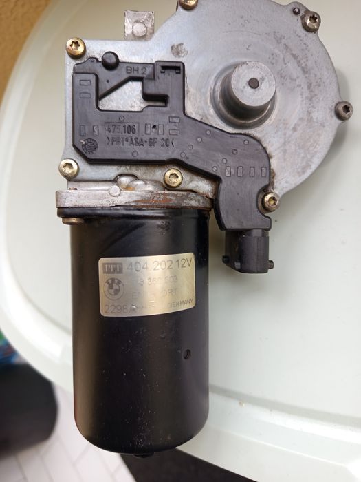 Motor do Limpa Vidros Frente. BMW e39 de 1998 a 2003.