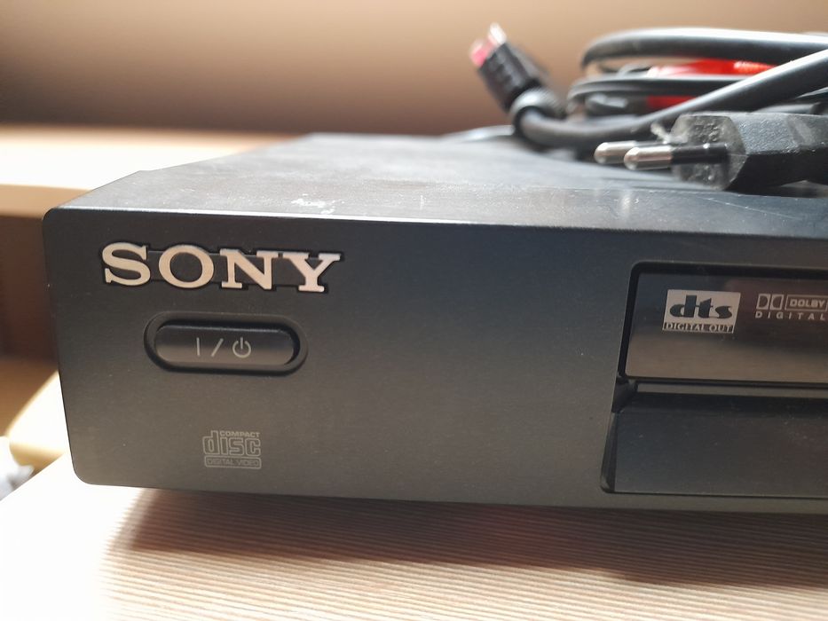 Sony CD/DVD Player  DVP-NS330