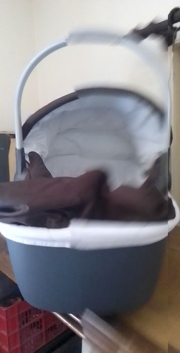 Excellent-condition prenatal crib.