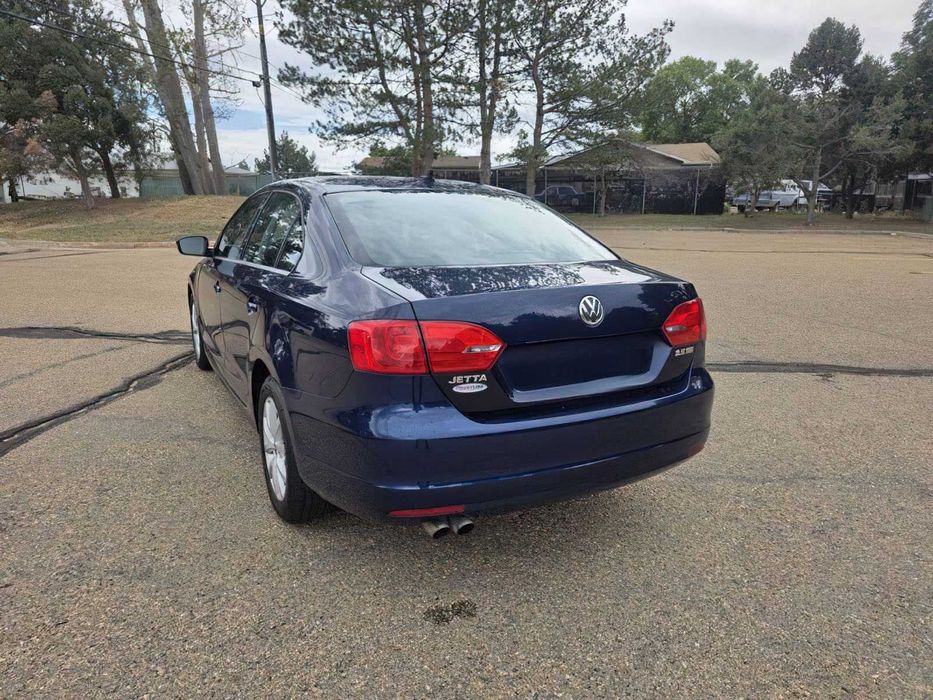 Volkswagen Jetta      2013
