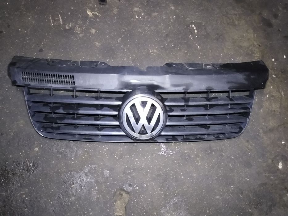 Grill atrapa znaczek VW T5