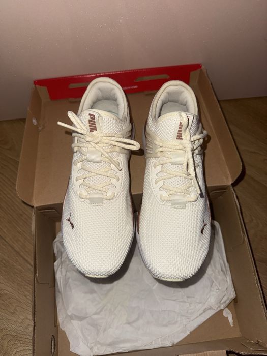 Кросівки puma жіночі НОВІ абсолютно