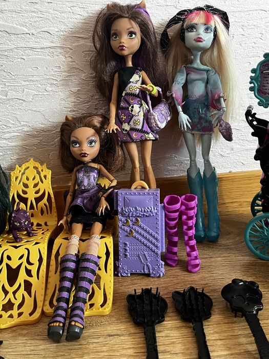 Ляльки Monster High і аксесуари до них