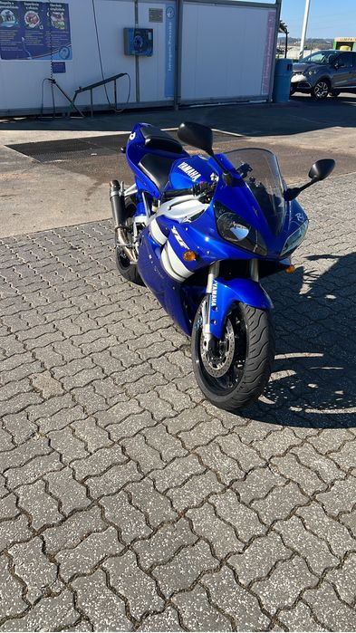 Vendo R1 Estado bom 2001