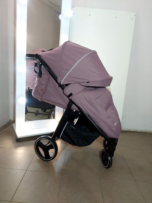 Прогулянка Carrello Bravo 2025 року з чохлом в колір коляски
