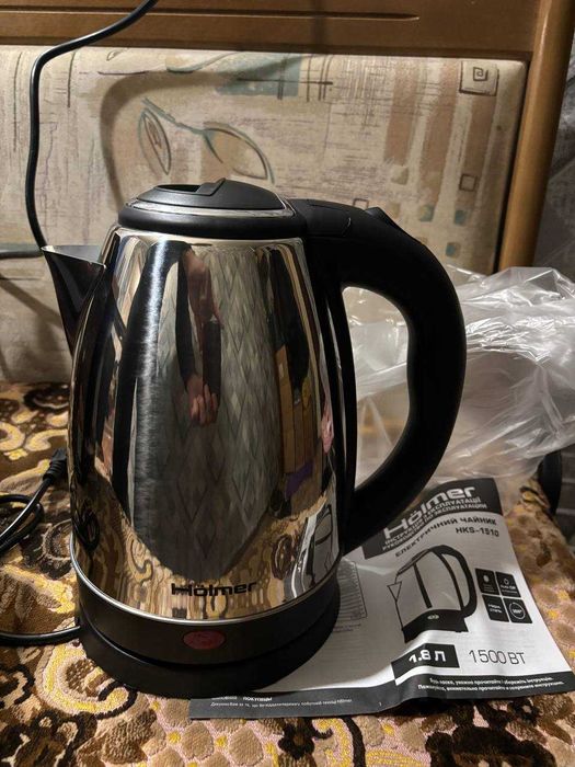 Електрочайник Holmer HKS-1510