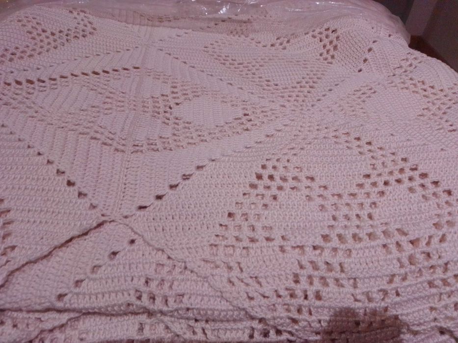 colcha de casal em crochê feita a mão
