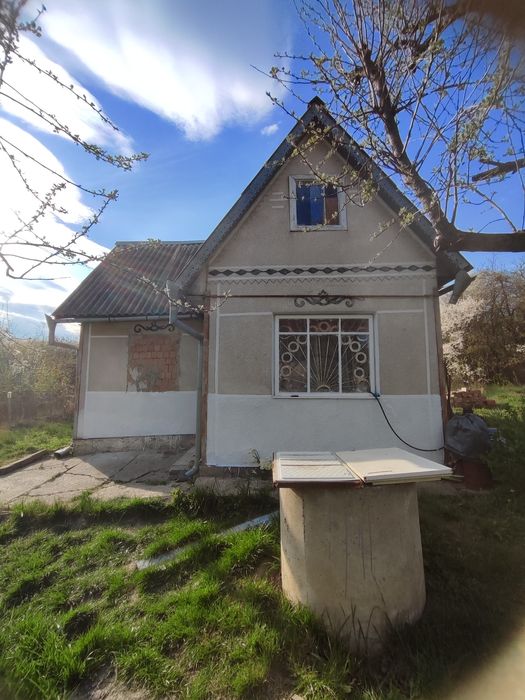 Продам дачу з можливістю добудувати