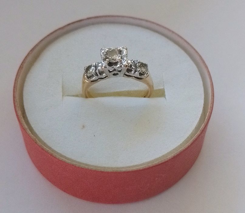 Złoty 585 pierścionek z diamentami 0,48 ct.