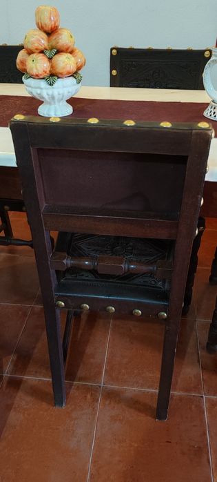 6 Cadeiras de pele antigas
