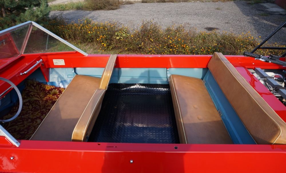 Лодку "КРЫМ", с мотором болотоходом + лафет.