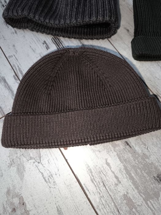 Короткі шапки біні, докер