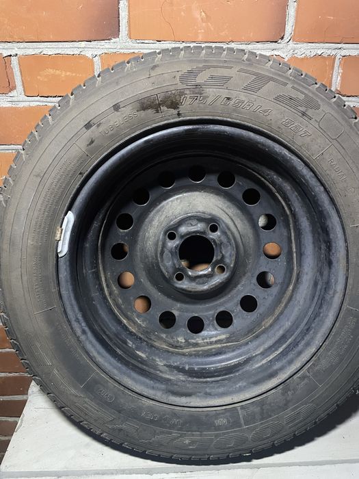 Диск железный 4х114.3+ резина