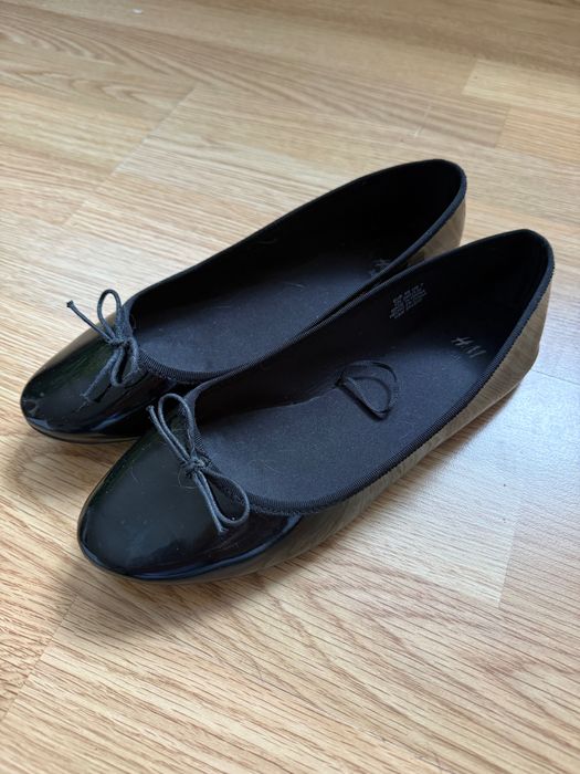 Baleriny czarne lakierki H&M 38