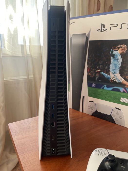 Продам Sony PlayStation 5