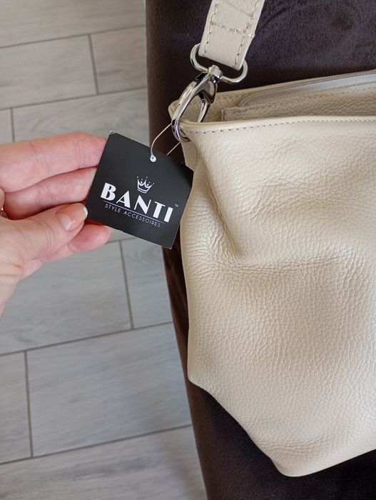 Кожаная сумка новая в бежевом цвете