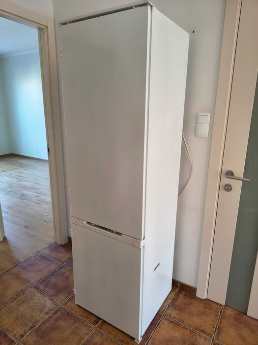 Lodówka do zabudowy IKEA Frostig BCF228/64, 183 cm
