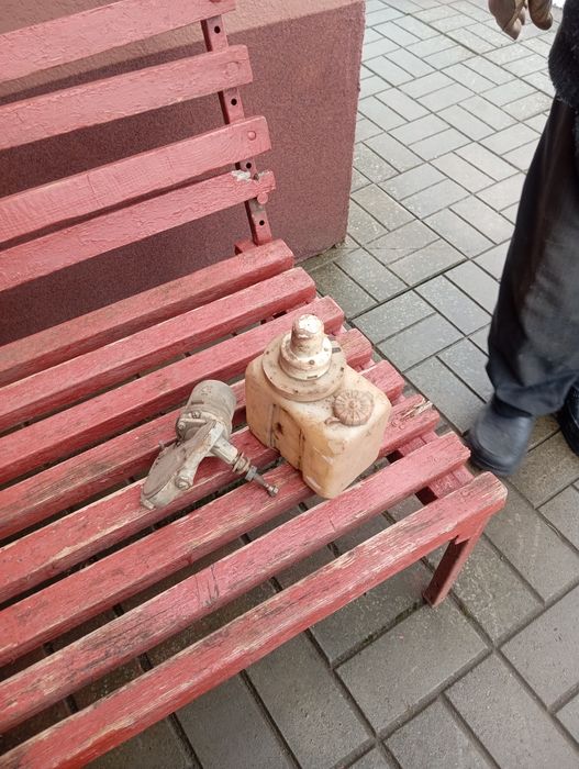 Продам склоочисник, та бачак.