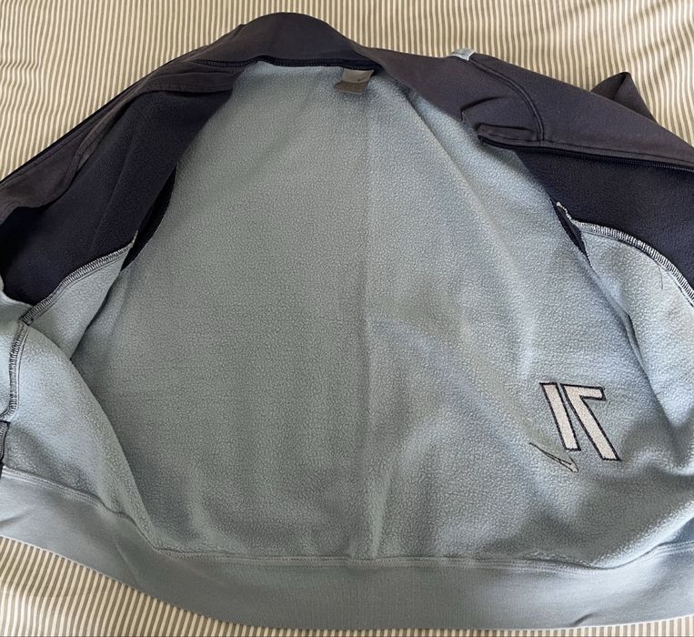 Vendo Casaco De Criança Nike.