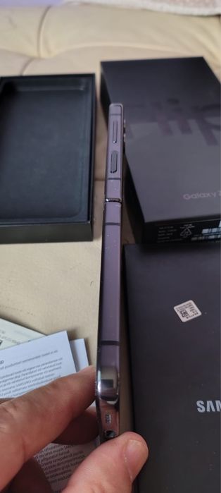 Samsung Z flip 4 black z wadą ogolny stan idealny brak pekniec