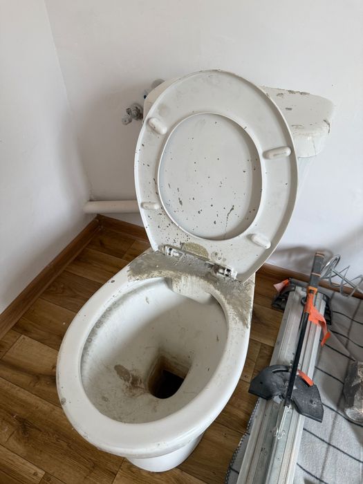 Oddam za darmo WC (kompakt)