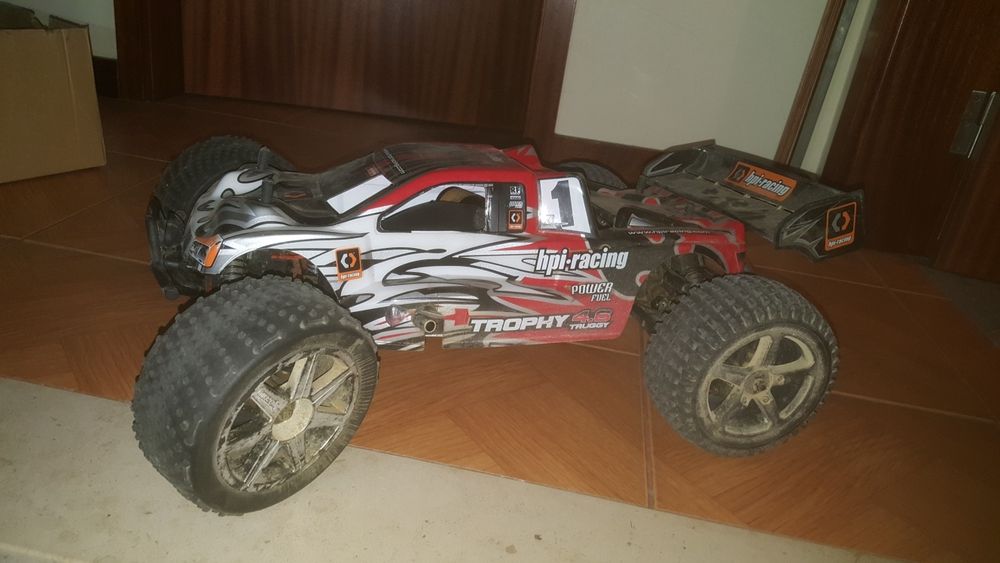 Vendo/troco  carro R/C gasolina escala 1:8 4.6cc
