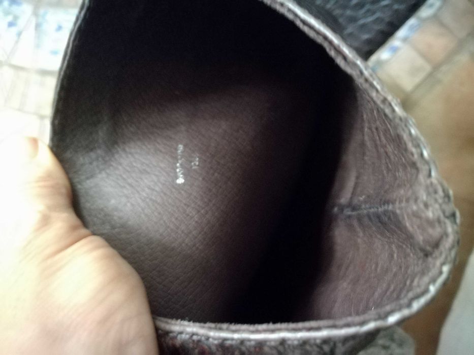 Botas cano alto até ao joelho salto raso em pele cobra castanho