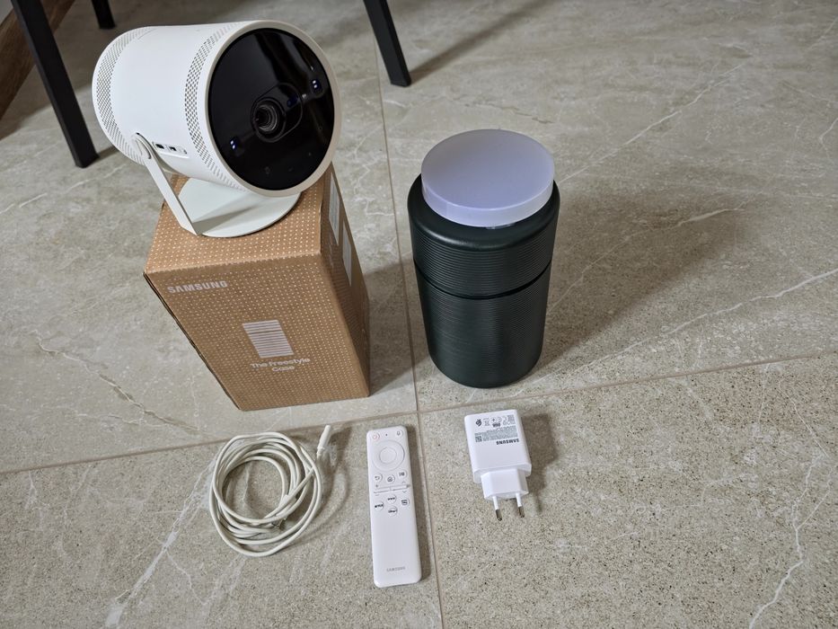Projektor Samsung The Freestyle plus etui Samsung-stan Bardzo dobry
