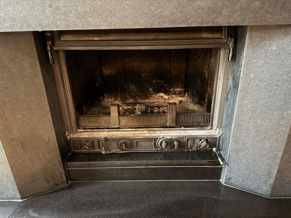 Kominek żeliwny z granitu