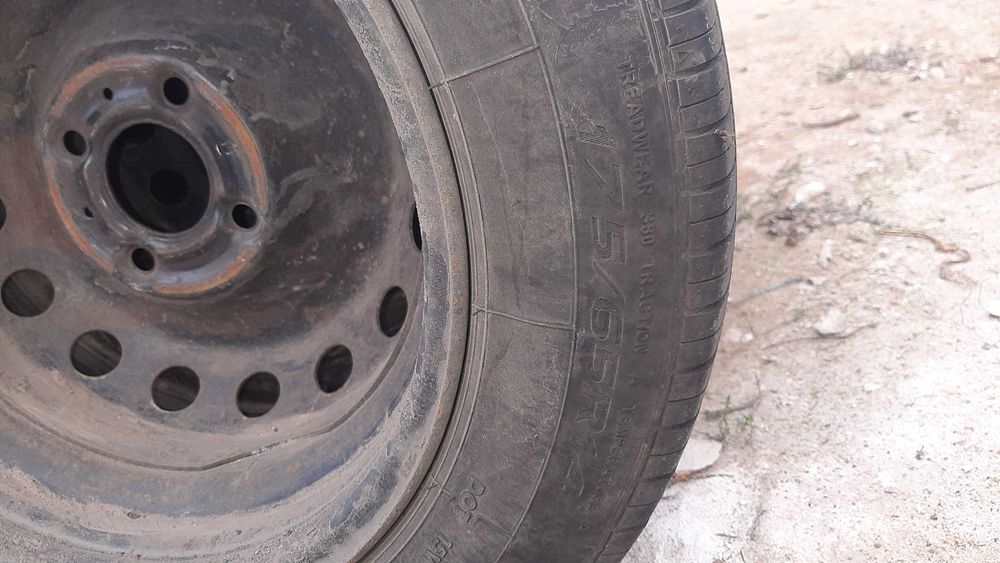 Jantes ferro 14" c/ pneu  (4×)